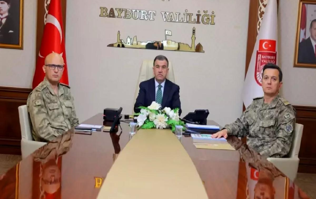 Bayburt Valisi Güvenlik Toplantısına Katıldı