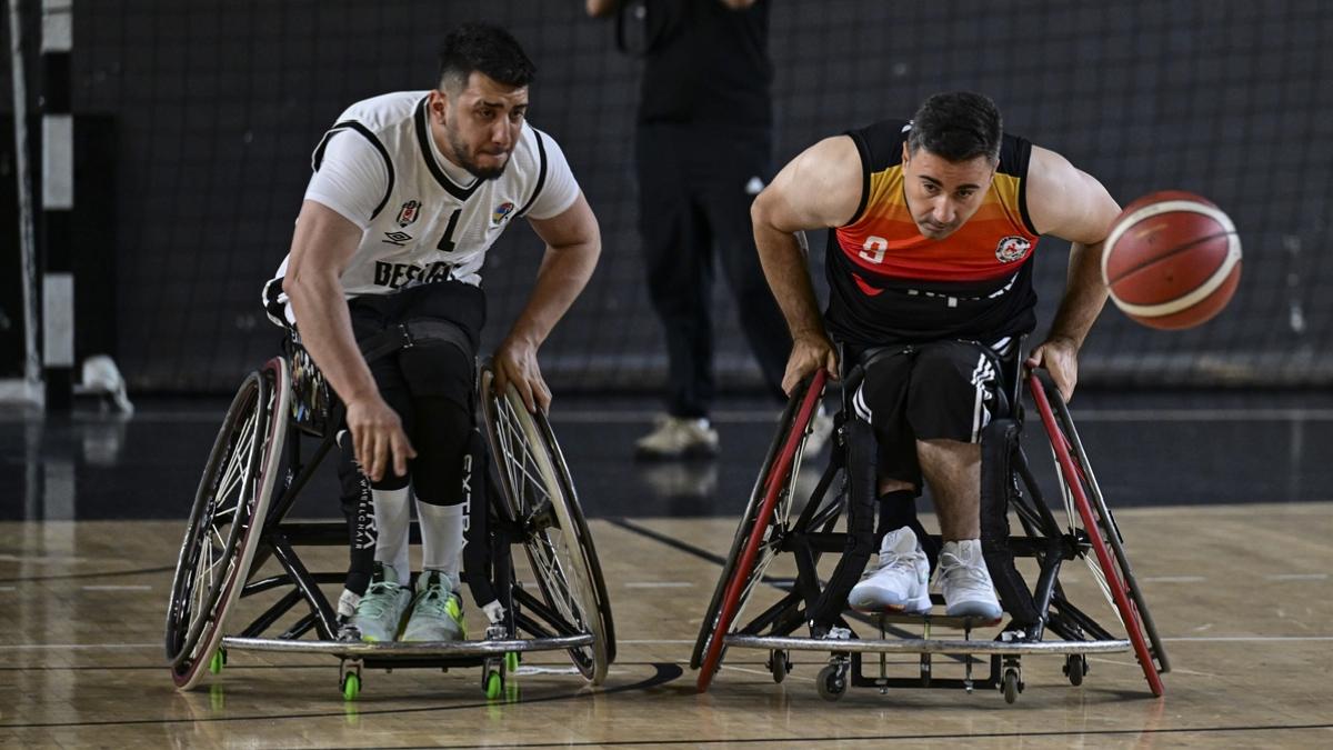 Beşiktaş ve Batman basketbol ekipleri farkındalık için alana çıktı
