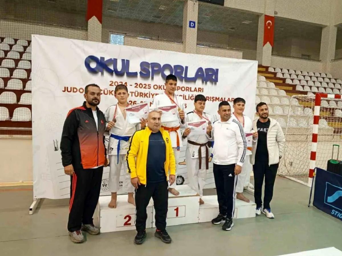 Bilecikli Genç Judo Sportmeni İkincilik Elde Etti