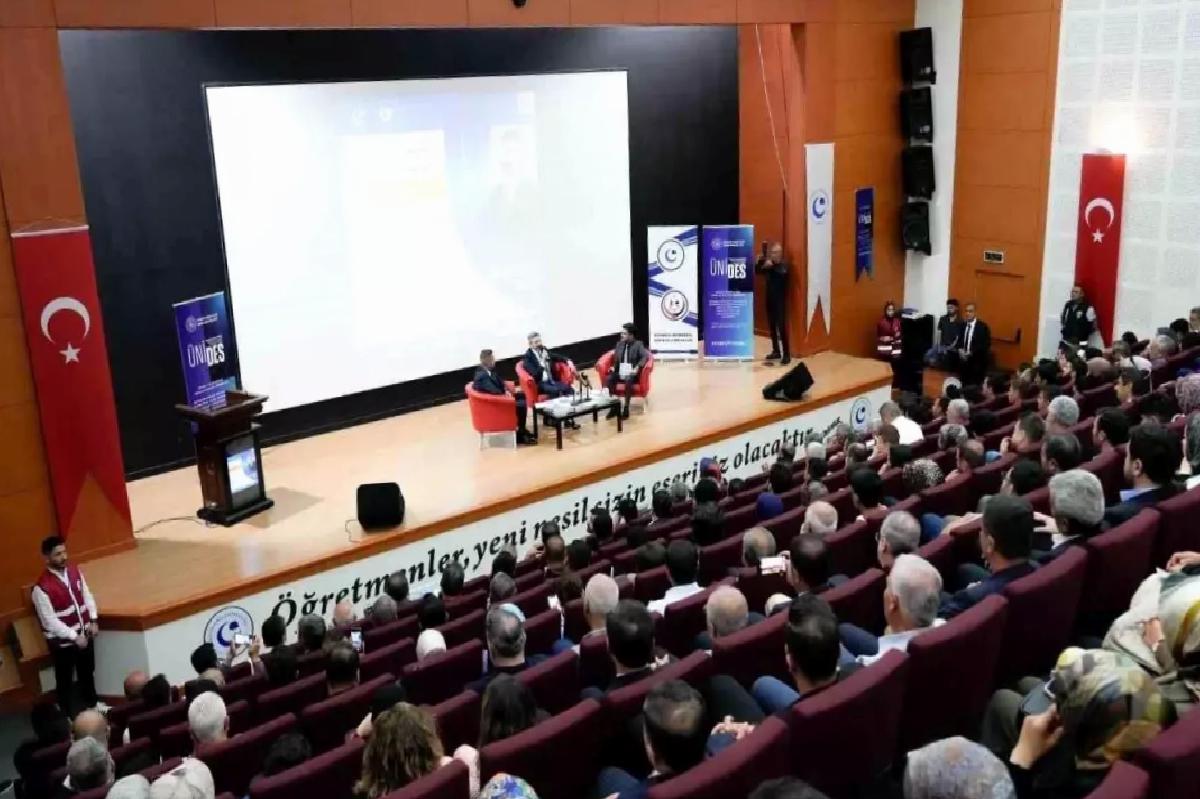 Bilgi ve Deneyim Paylaşımı: Ahmet Aydın Söyleşisi