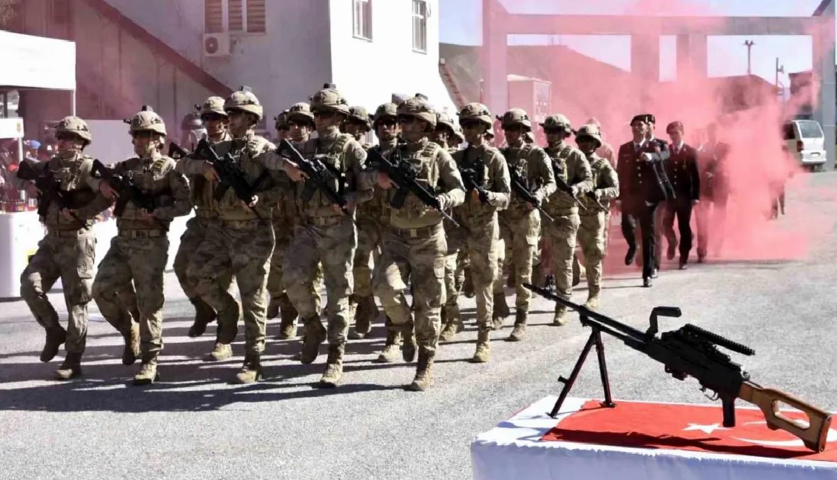 Bitlis’te Mahzur Tanımayan Askerlik Heyecanı