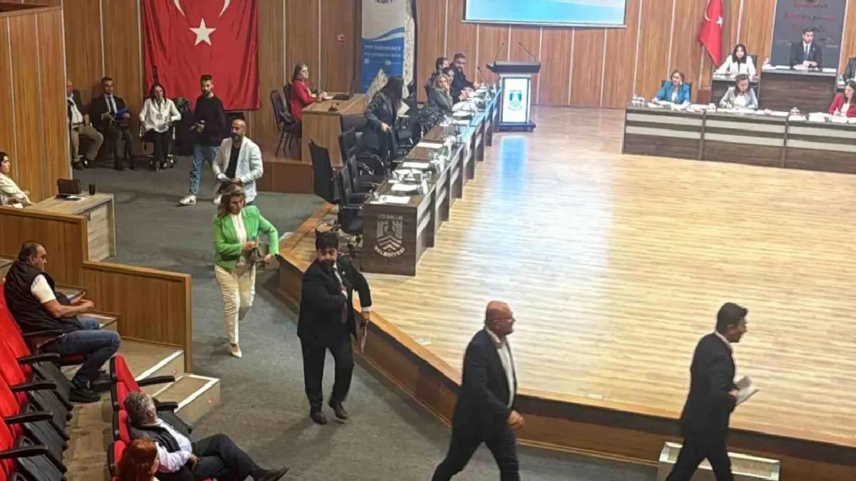 Bodrum Belediyesi Meclis Toplantısında Tartışma ve Protesto