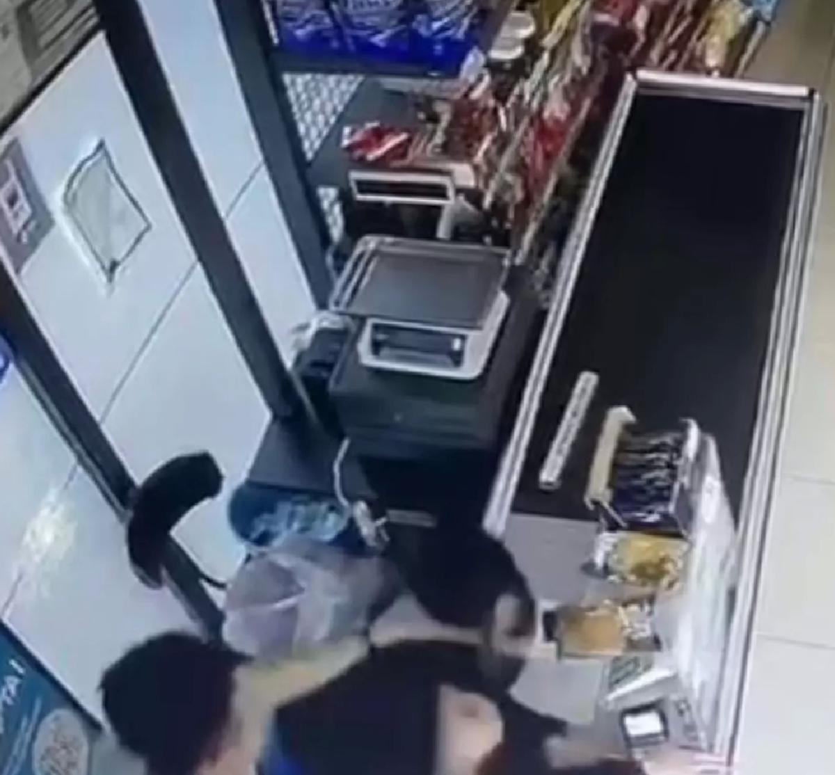 Bodrum’da Market Çalışanına Darbe