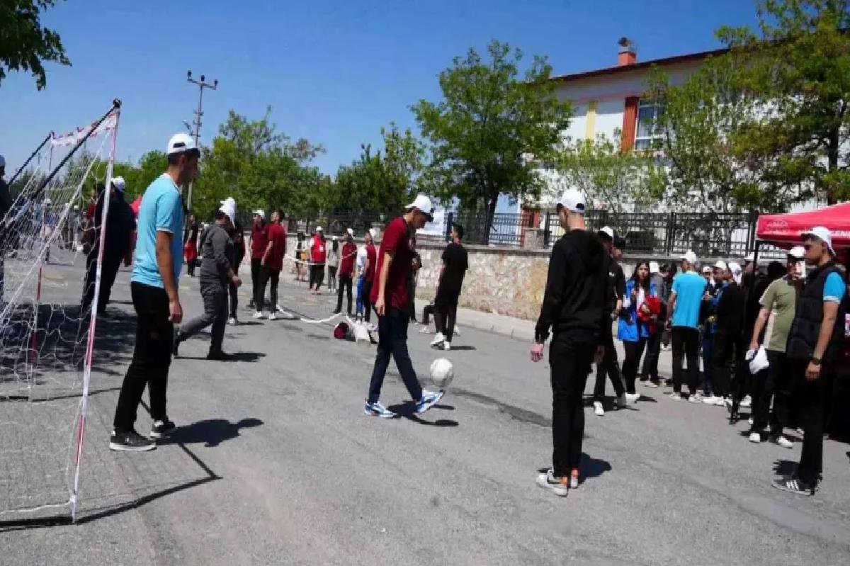 Bu sokağa giren herkes spor yapıyor