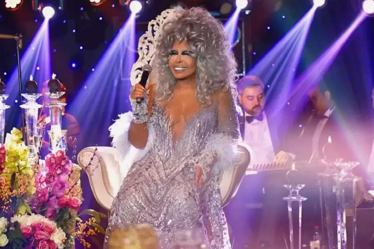 Bülent Ersoy’dan sahneye damga vuran dans gösterisi