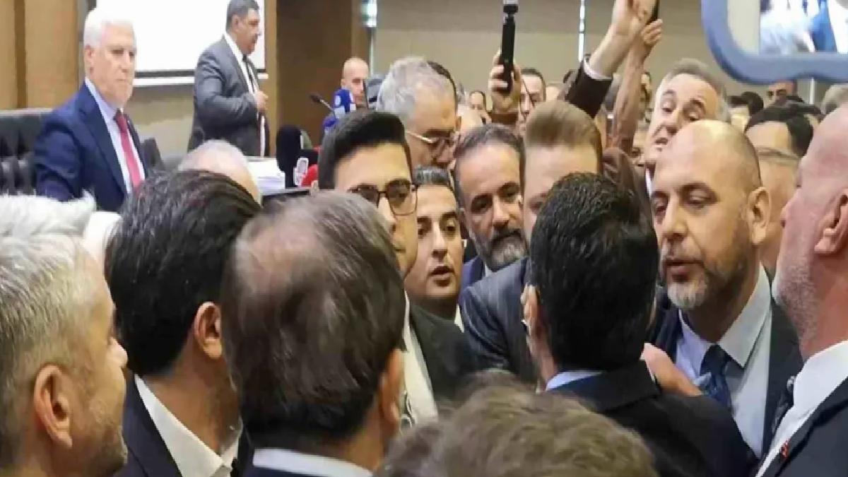 Bursa Meclis Toplantısında Gergin Anlar