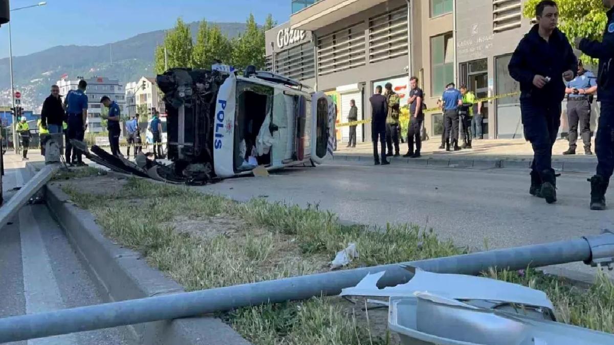 Bursa’da Polis Aracı Takla Attı