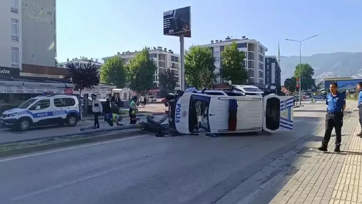 Bursa’da Polis Aracı Takla Attı