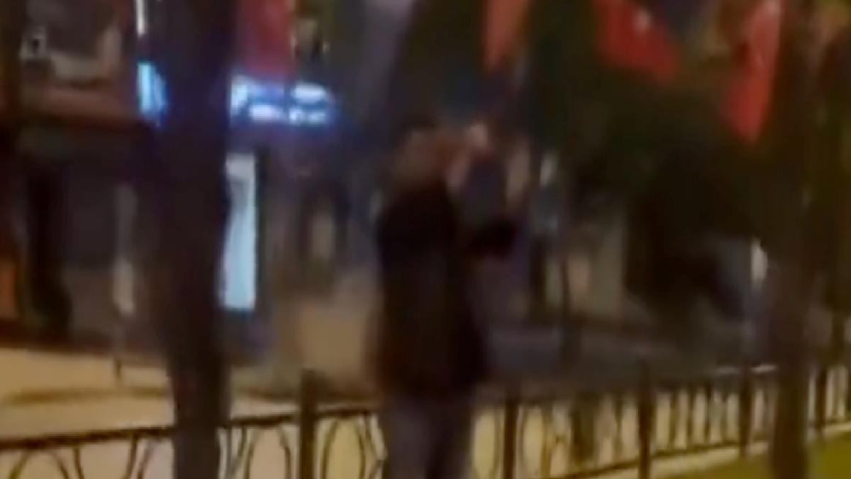 Bursa’da Türk bayrağına yakışıksız akın