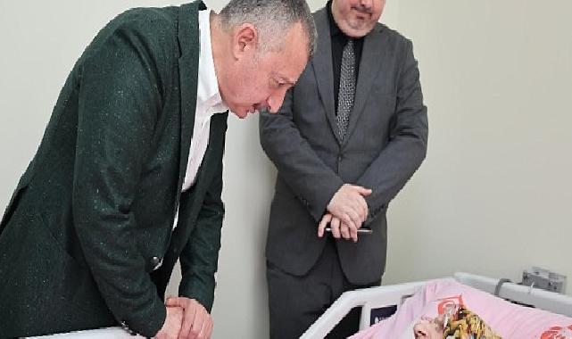 Büyükakın, Anneler Günü’nde şehit ailesi ve huzurevine gitti