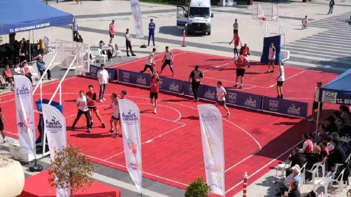 Büyükçekmece’de 3×3 Basketbol Gençlik Kupası Renkli Manzaralara Sahne Oldu