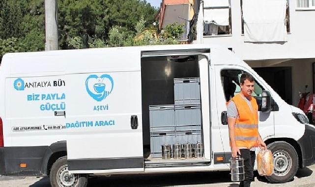 Büyükşehir Belediyesi Manavgat Aşevi muhtaçlık sahiplerinin yanında olmaya devam ediyor