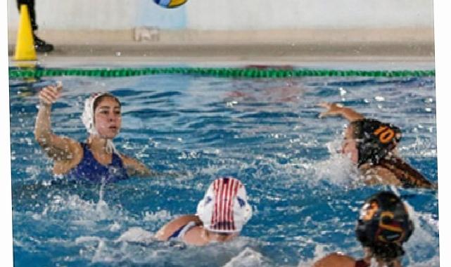 Büyükşehir sutopunda kupa yolunda
