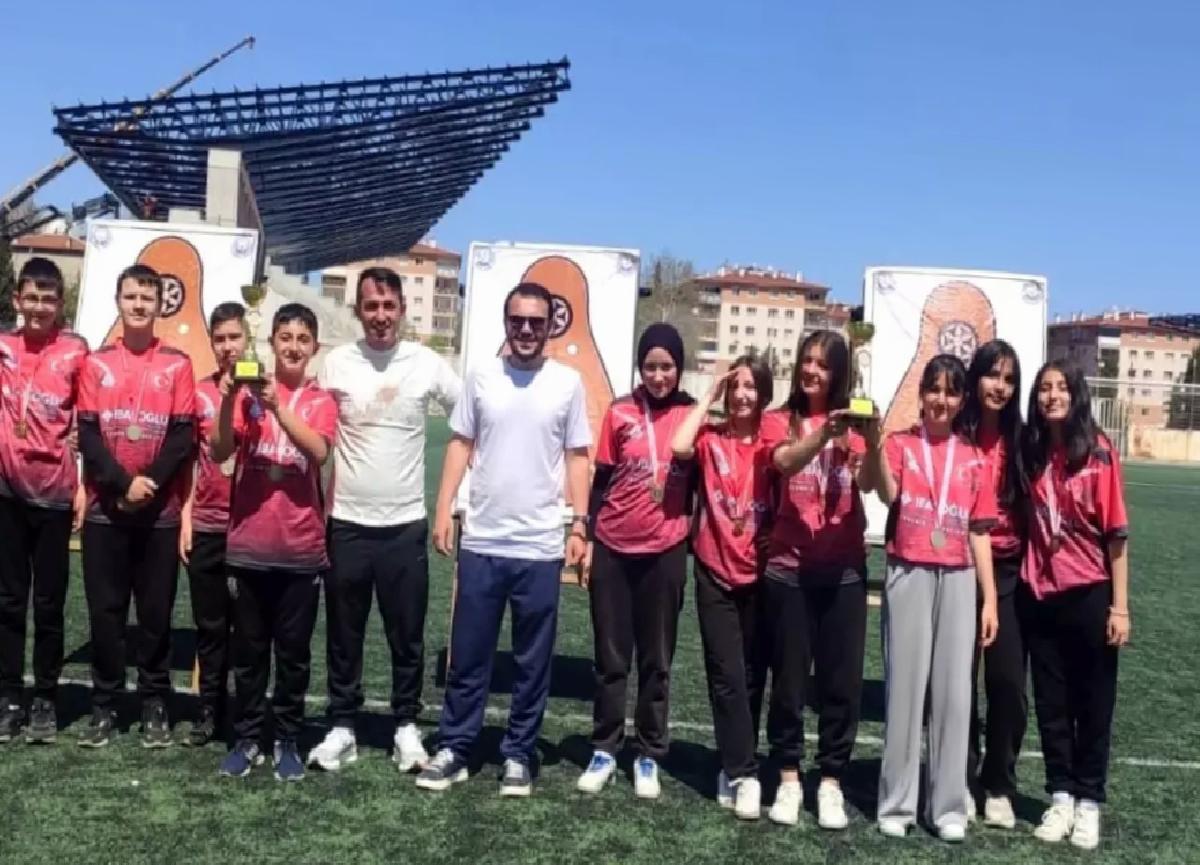 Çaltı Ortaokulu, Klasik Türk Okçuluğu’nda Bilecik Vilayet Birincisi Oldu