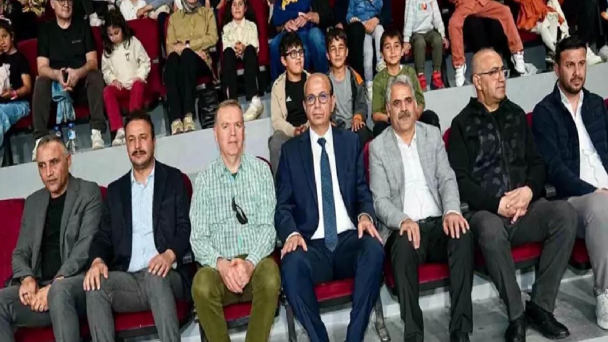 Cambaz Mithat’tan Unutulmaz Sirk Gösterisi