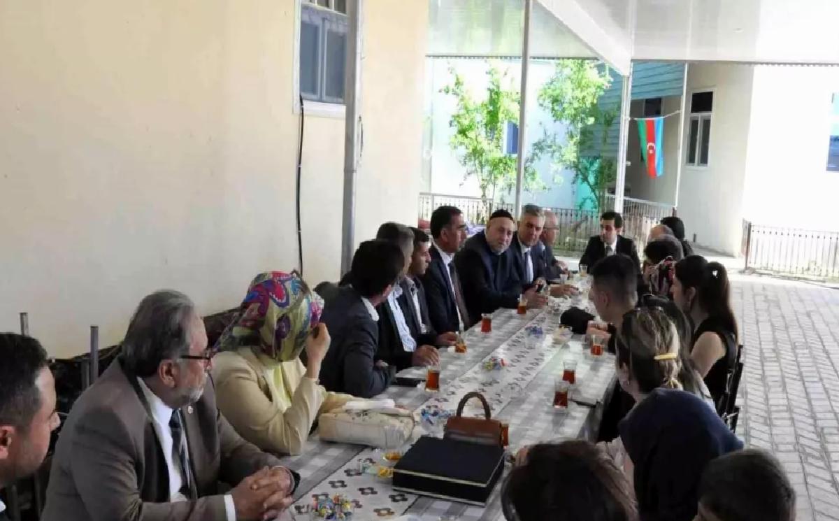 Çameli Protokolü Azerbaycan’da Ulusal Kahraman Mübariz İbrahimov’u Ziyaret Etti