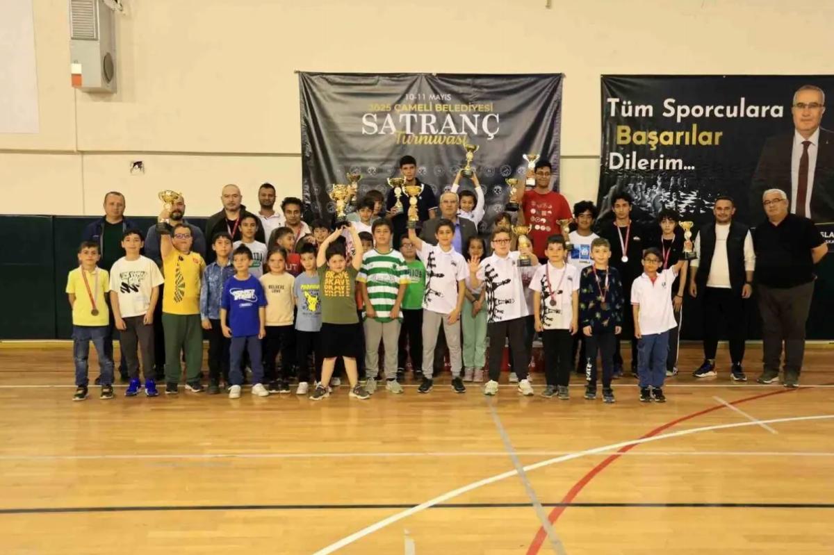 Çameli’de Gençlik ve Spor Bayramı Satranç Turnuvası Gerçekleştirildi
