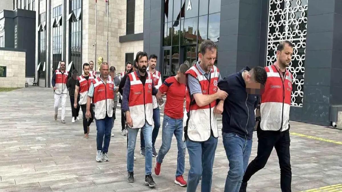 Çanakkale’de Trafik Kazası: 5 Kuşkulu Adliyeye Sevk Edildi