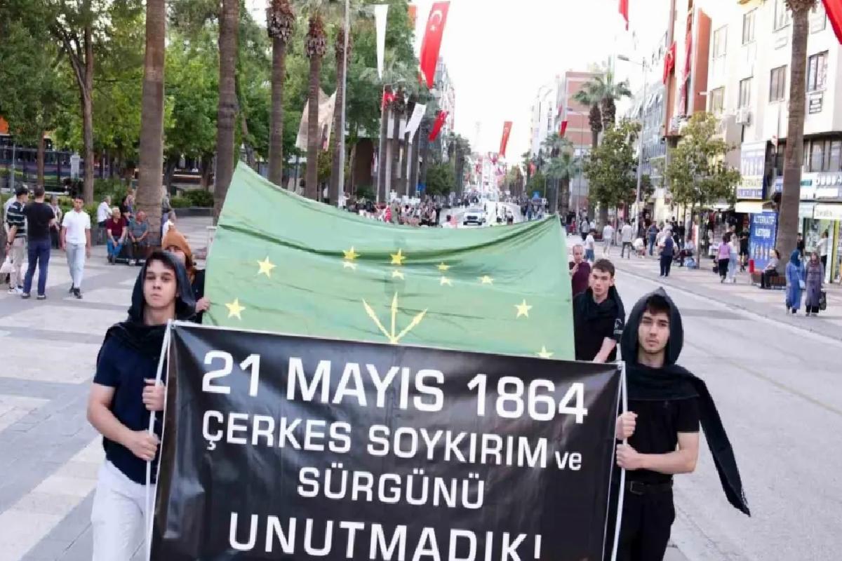 Çerkesler, Soykırımı Anma Yürüyüşü Düzenledi