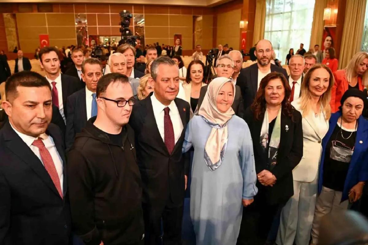 CHP’den Kuşadası’nda Otizm Sempozyumu