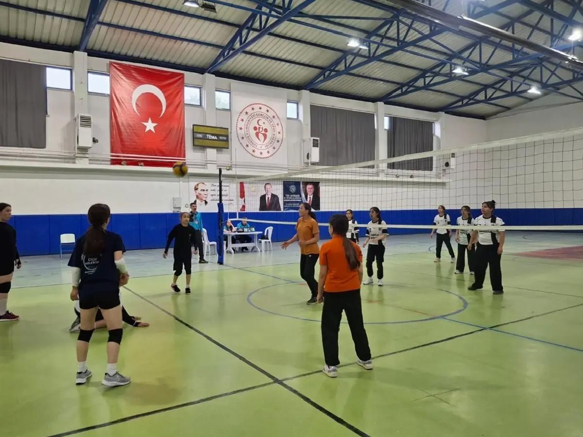 Cide’de Sıhhat Eğitimi ve Voleybol Turnuvası