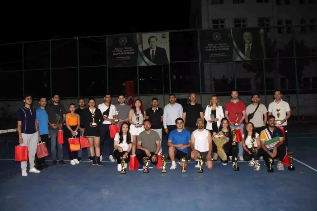 Cizre’de Birinci Tenis Turnuvası Heyecanı