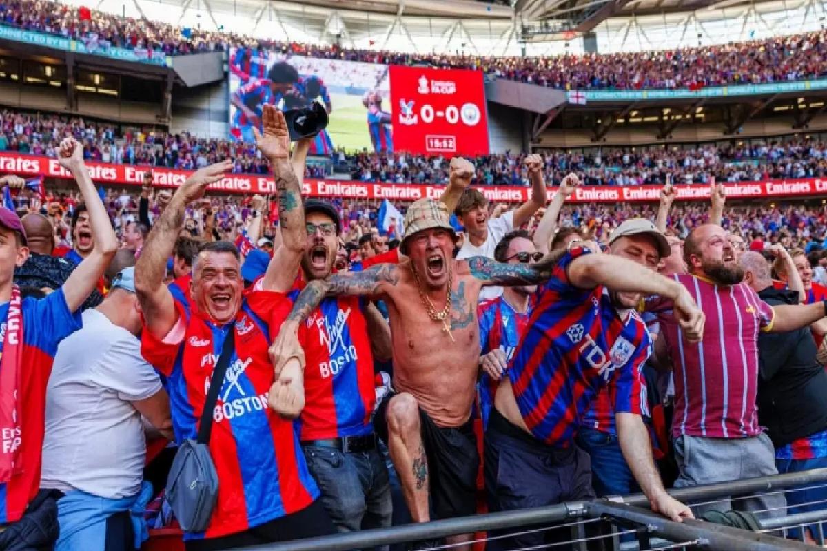 Crystal Palace Birinci FA Cup Kupasını Kazandı