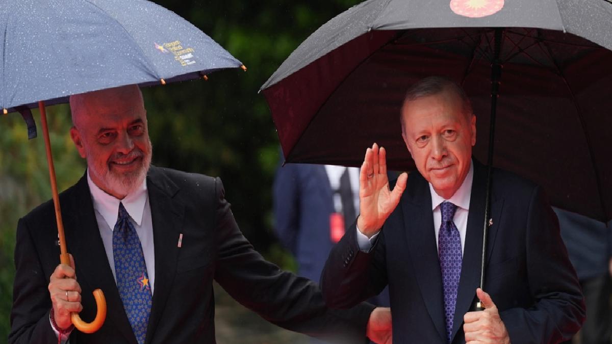Cumhurbaşkanı Erdoğan Arnavutluk’ta: Gazetecilerden dikkat çeken kelamlar