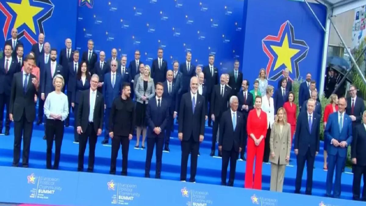 Cumhurbaşkanı Erdoğan, Avrupa Siyasi Topluluğu Doruğu aile fotoğrafı çekimine katıldı