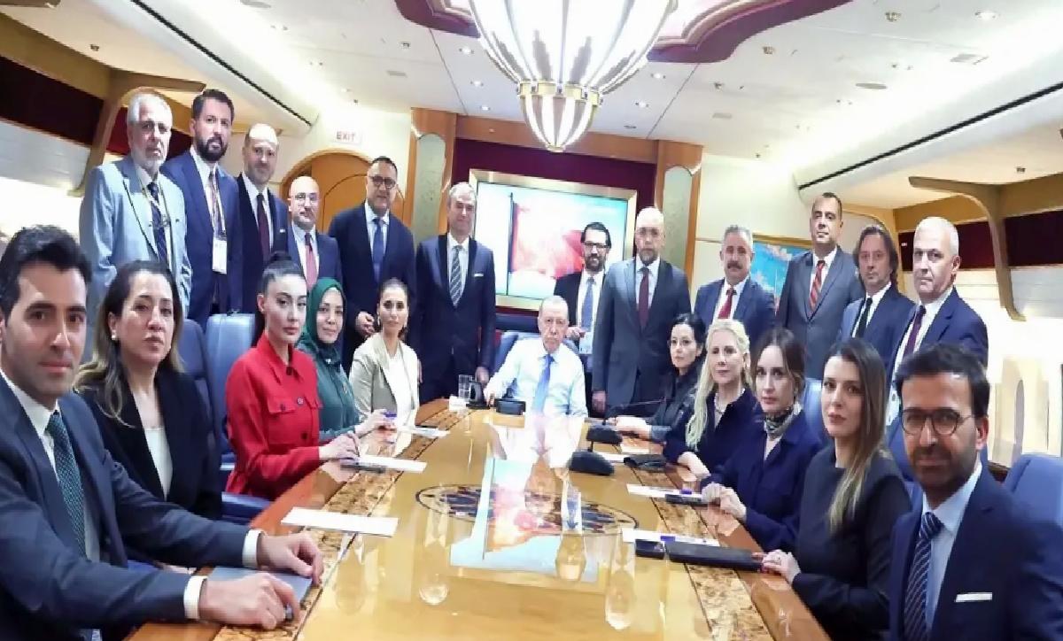 Cumhurbaşkanı Erdoğan, KKTC ziyareti dönüşü uçakta gazetecilerin sorularını yanıtladı: (1)