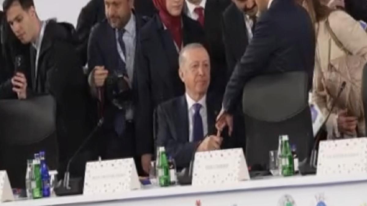 Cumhurbaşkanı Erdoğan-Macron görüşmesinden dikkat çeken anlar