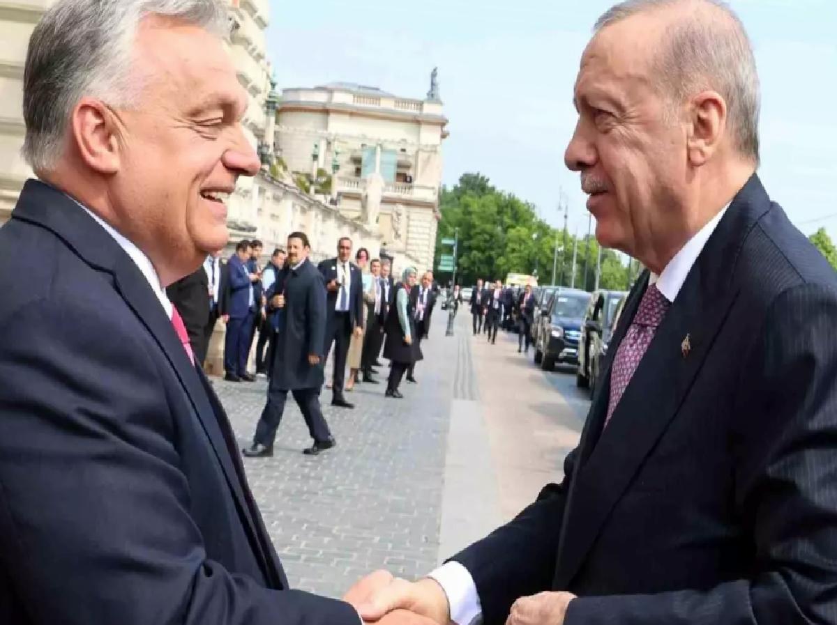 Cumhurbaşkanı Erdoğan, TDT Tepesi’nde Macaristan Başbakan Orban tarafından karşılandı