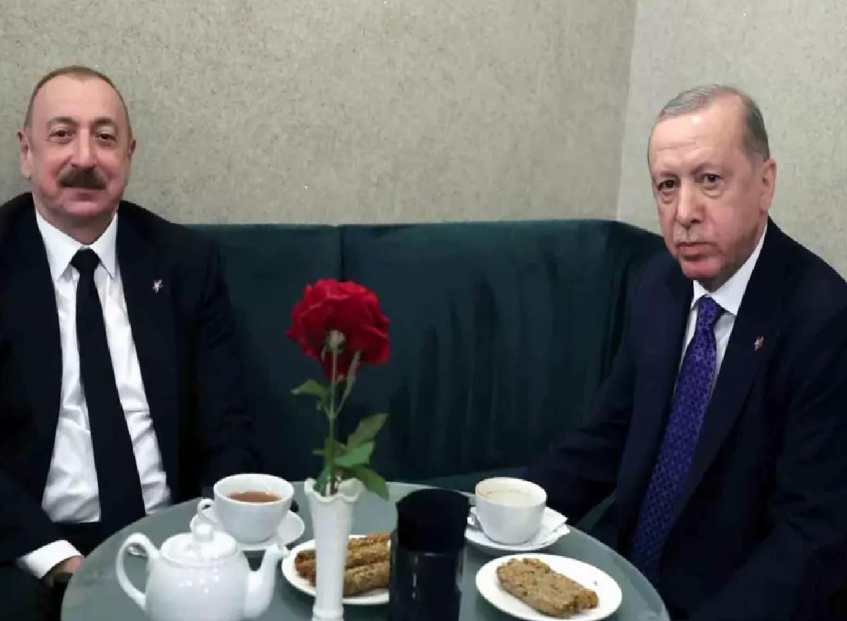 Cumhurbaşkanı Erdoğan ve Aliyev, Tiran’da çay içerek sohbet etti