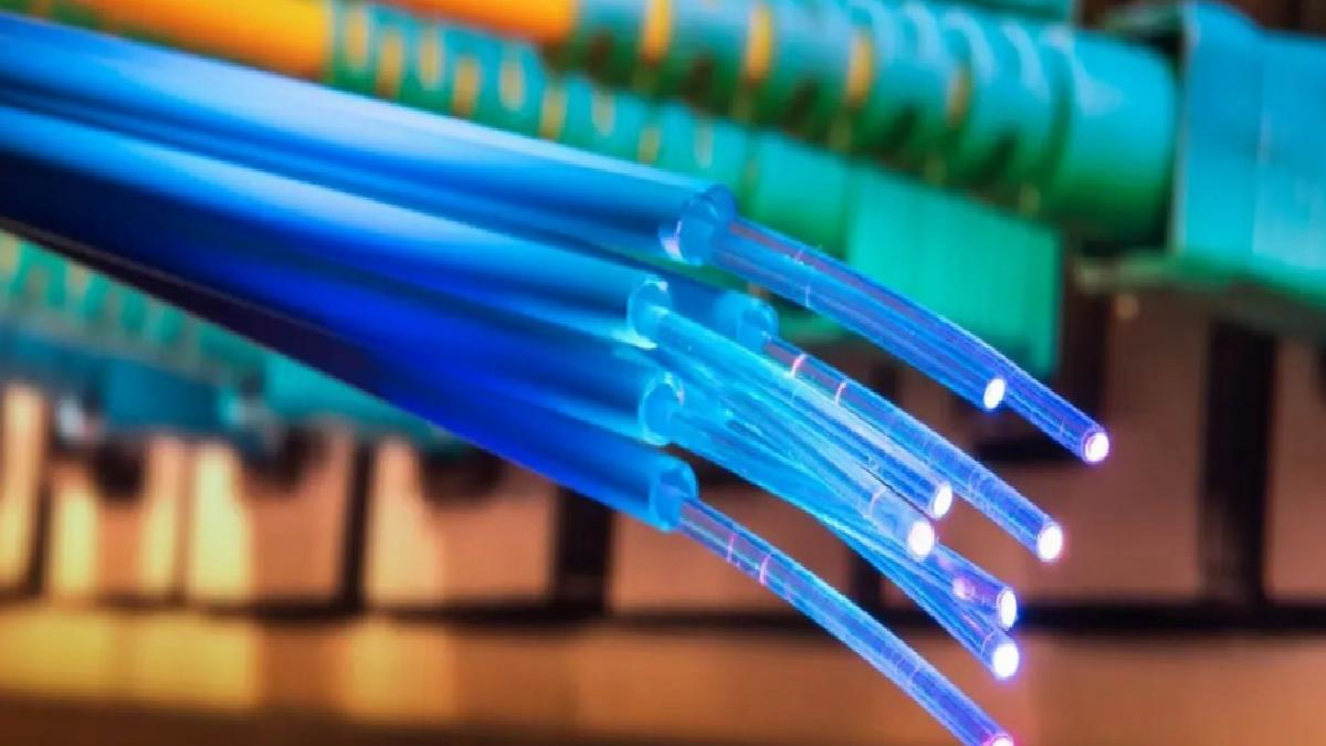 Data iletiminde eşsiz güvenlik tahlili: Işığın kendisi şifrelendi