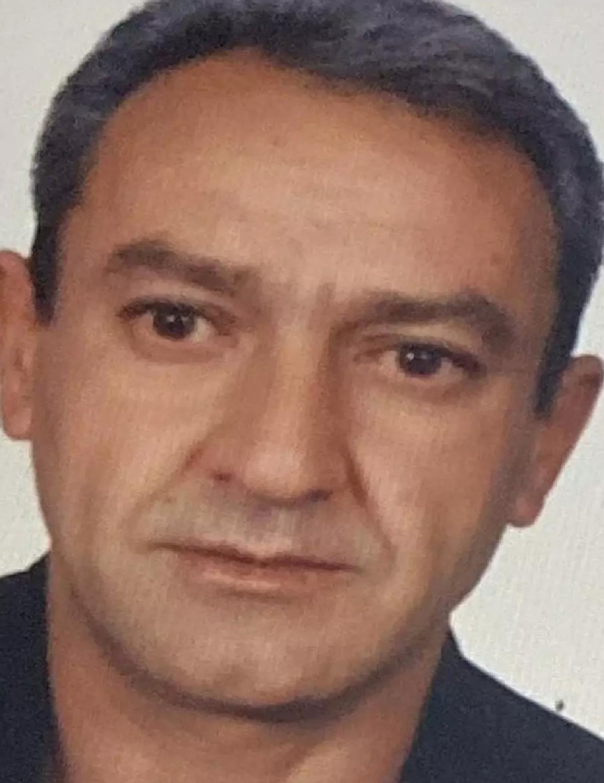 Define Ararken Göçük Altında Kaldı
