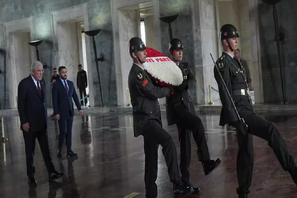 Dervişoğlu’ndan Anıtkabir Ziyareti