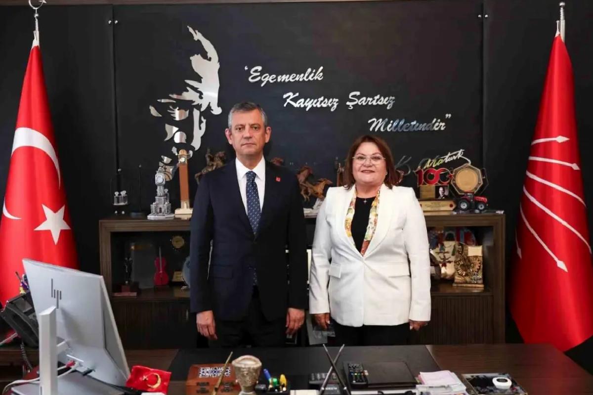 Didim Belediye Başkanı Hatice Gençay, Özgür Özel’i Ziyaret Etti