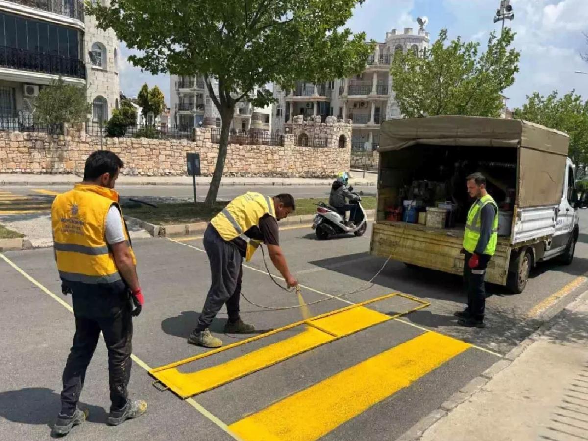 Didim’de Büyükşehir Belediyesi Etraf Düzenleme Çalışmalarını Sürdürüyor