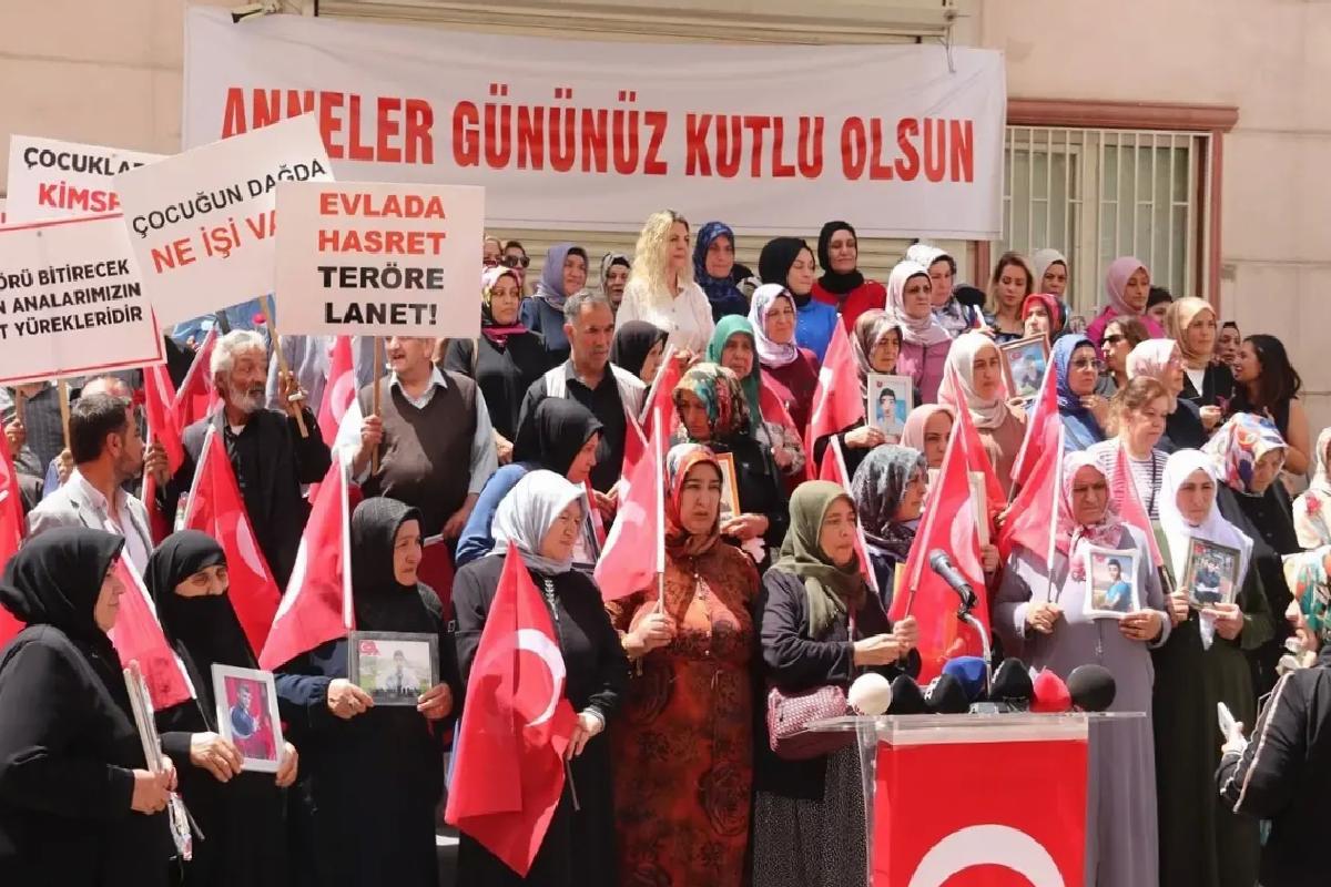 Diyarbakır anneleri “Anneler Günü”nde de evlat nöbetinde