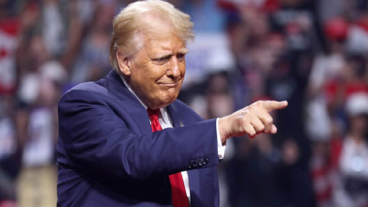 Donald Trump, Fed başkanı Powell’a hakaret etti: Aptal