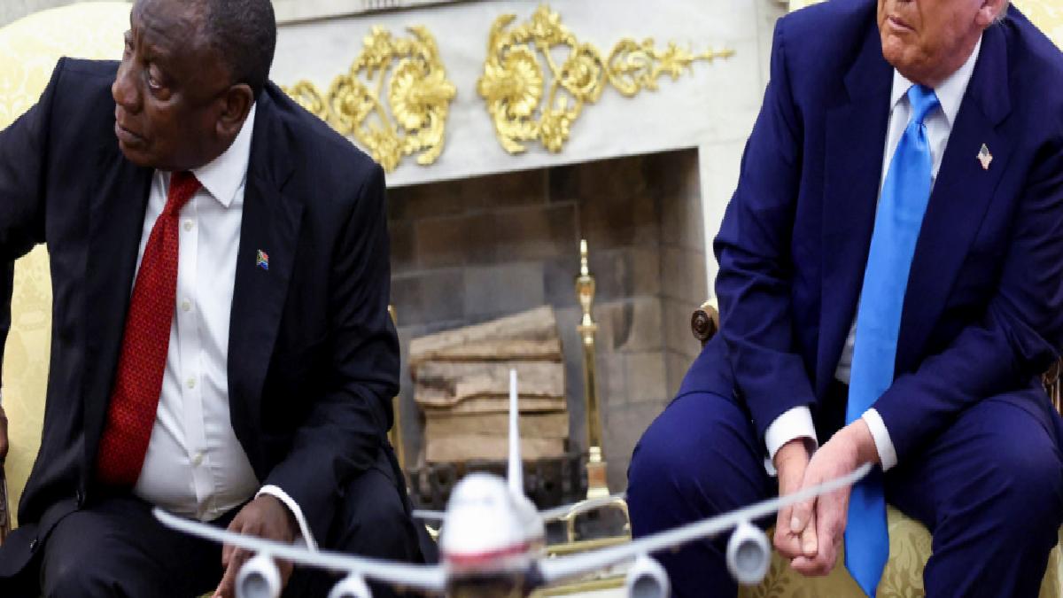 Donald Trump, Katar uçağı sorusuna sonlandı: Muhabiri kovdu