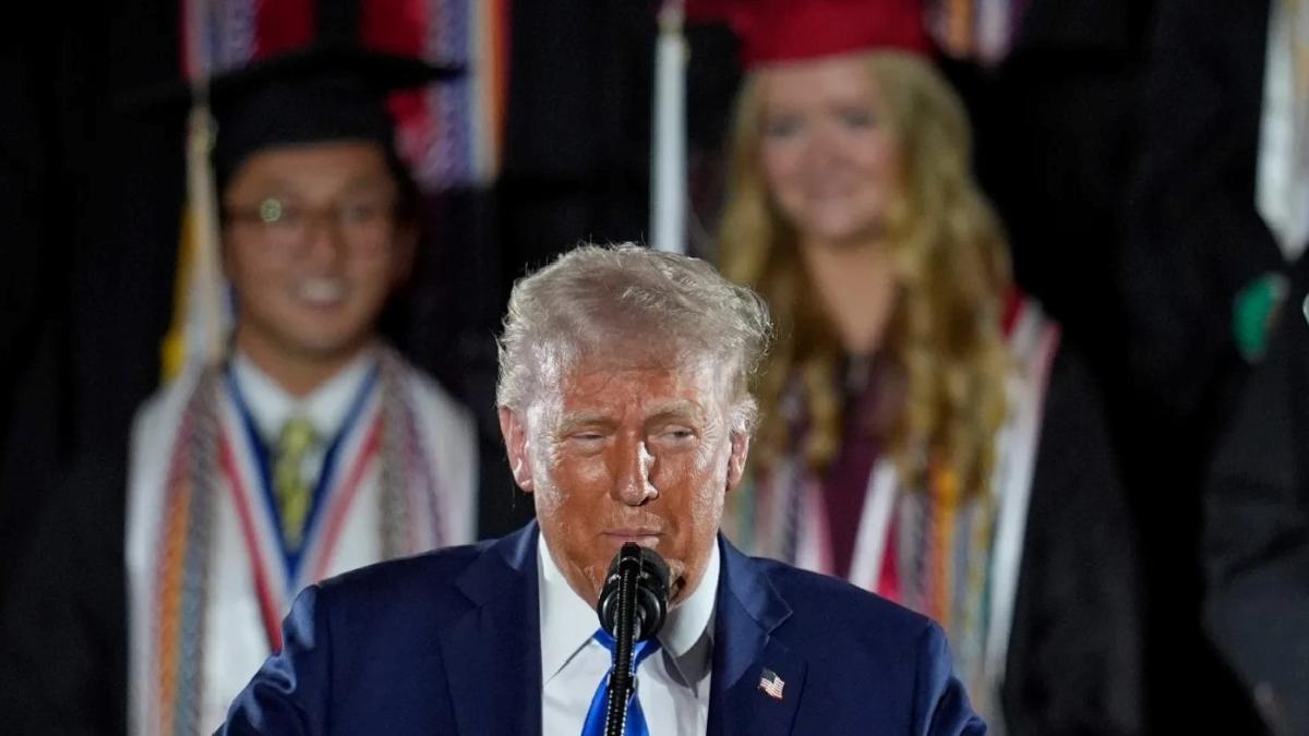 Donald Trump: Sistemsiz göçmen geçişini yüzde 99 azalttık