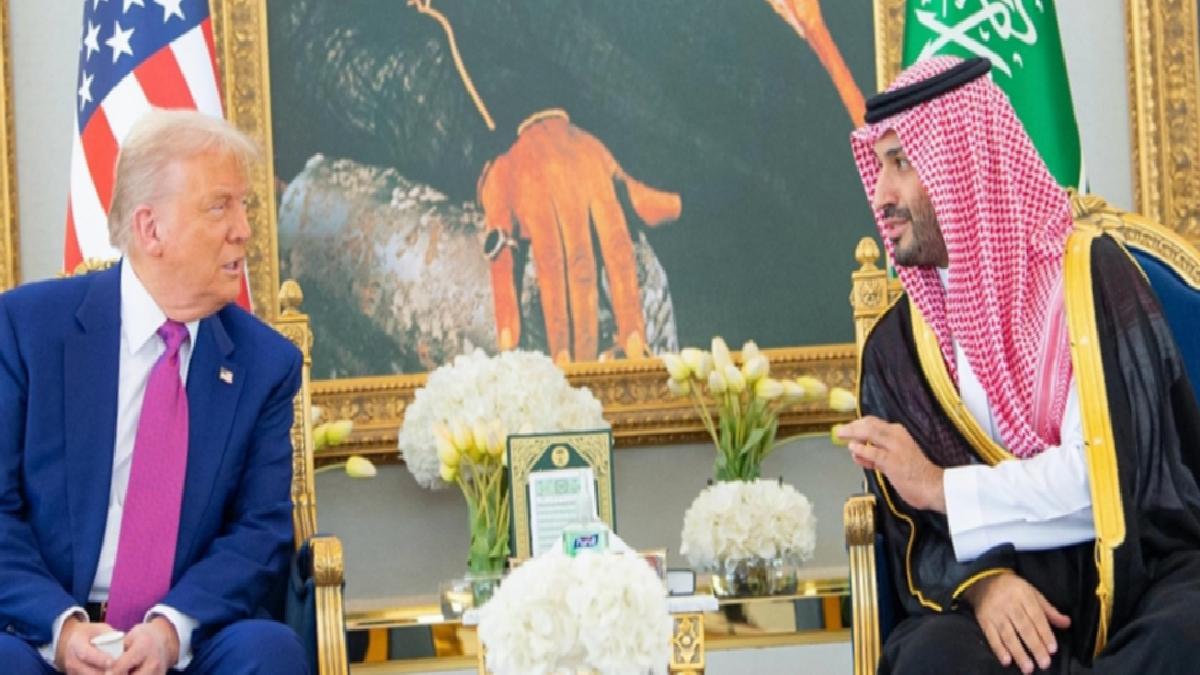 Donald Trump Suudi Arabistan’da: Görüşmelerde uyukladı