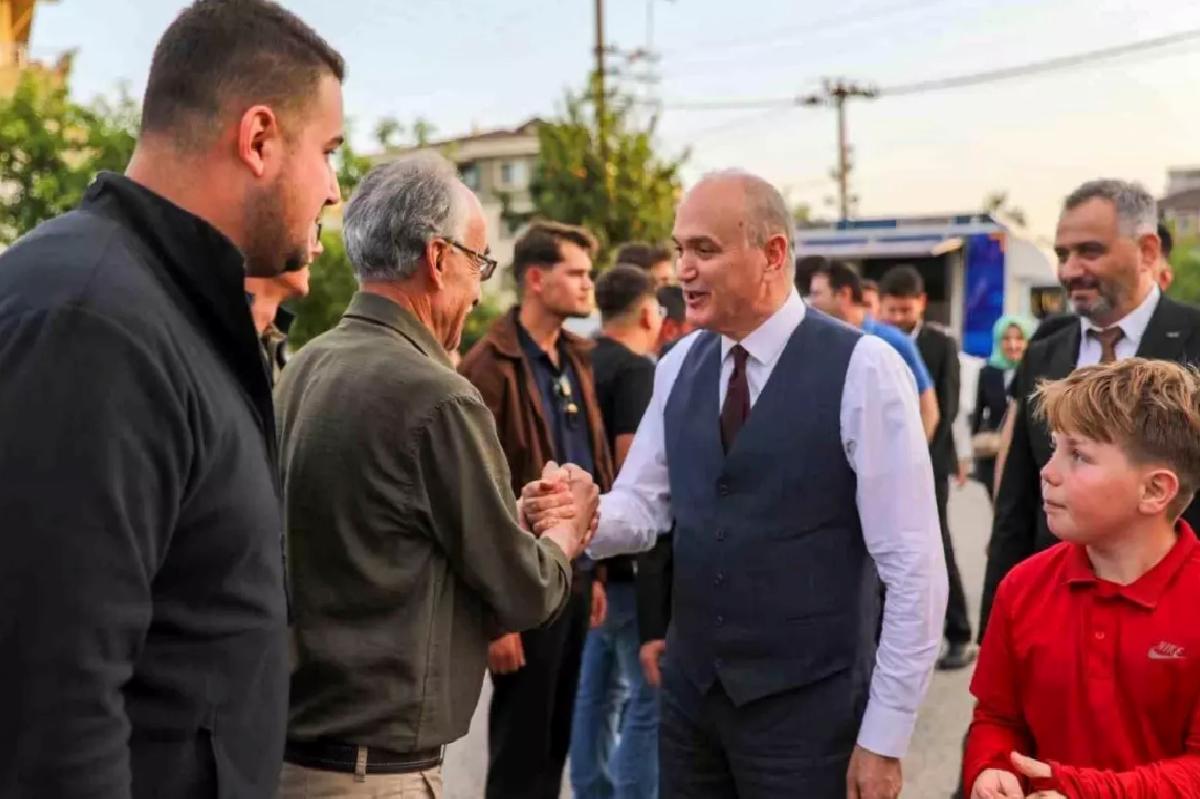 Düzce Belediye Başkanı Faruk Özlü, Cumhuriyet Mahallesi’nde Halkla Buluştu