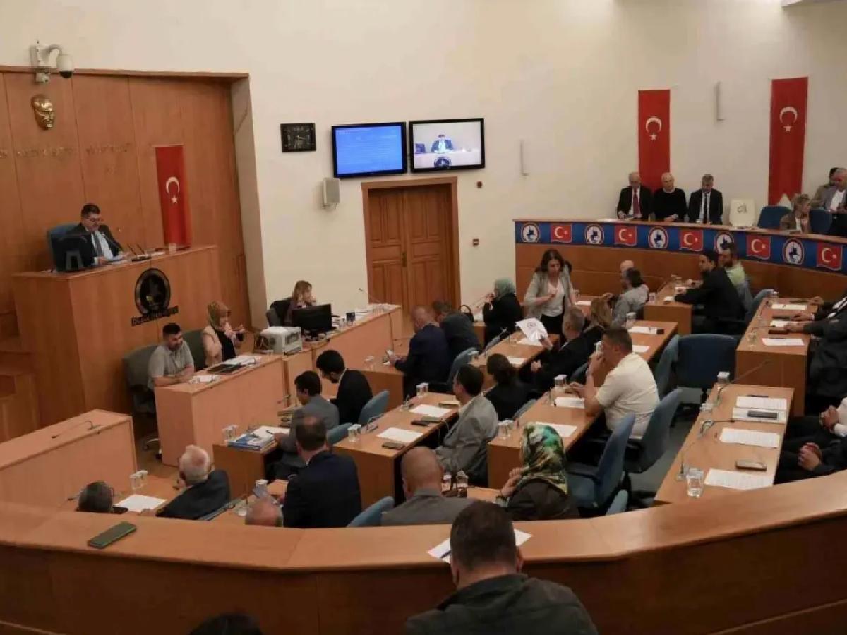 Düzce Belediye Meclisi’nde Su Basıncı Sorunu ve İmar Düzenlemeleri Görüşüldü