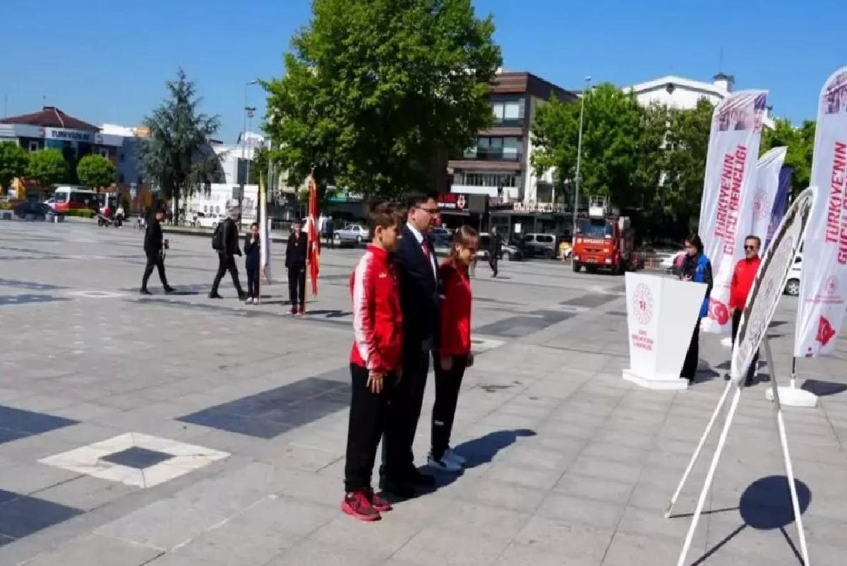 Düzce’de Gençlik Haftası Merasimi