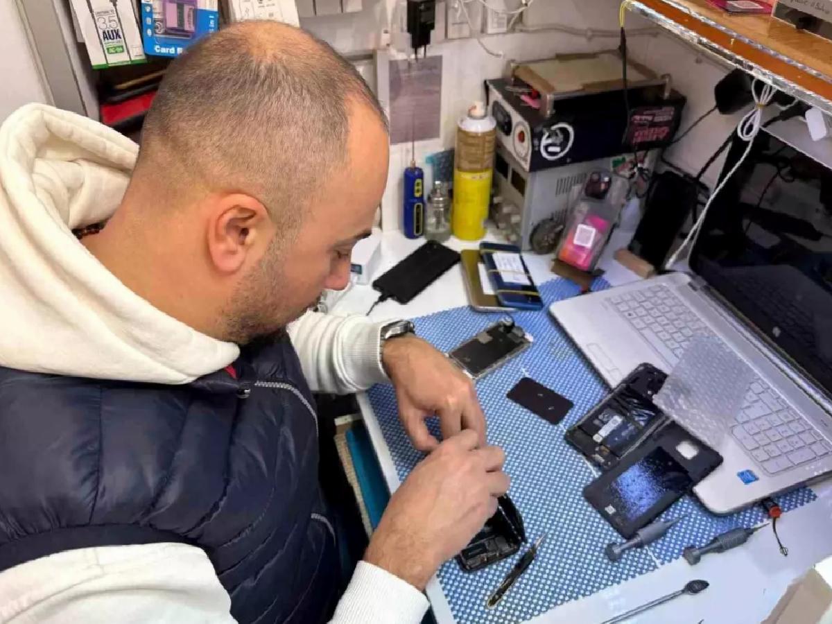 Düzce’de Telefon Tamirine Ağır İlgi