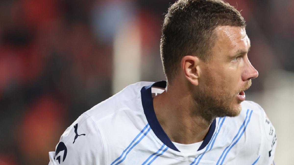 Edin Dzeko’dan çarpıcı paylaşım!