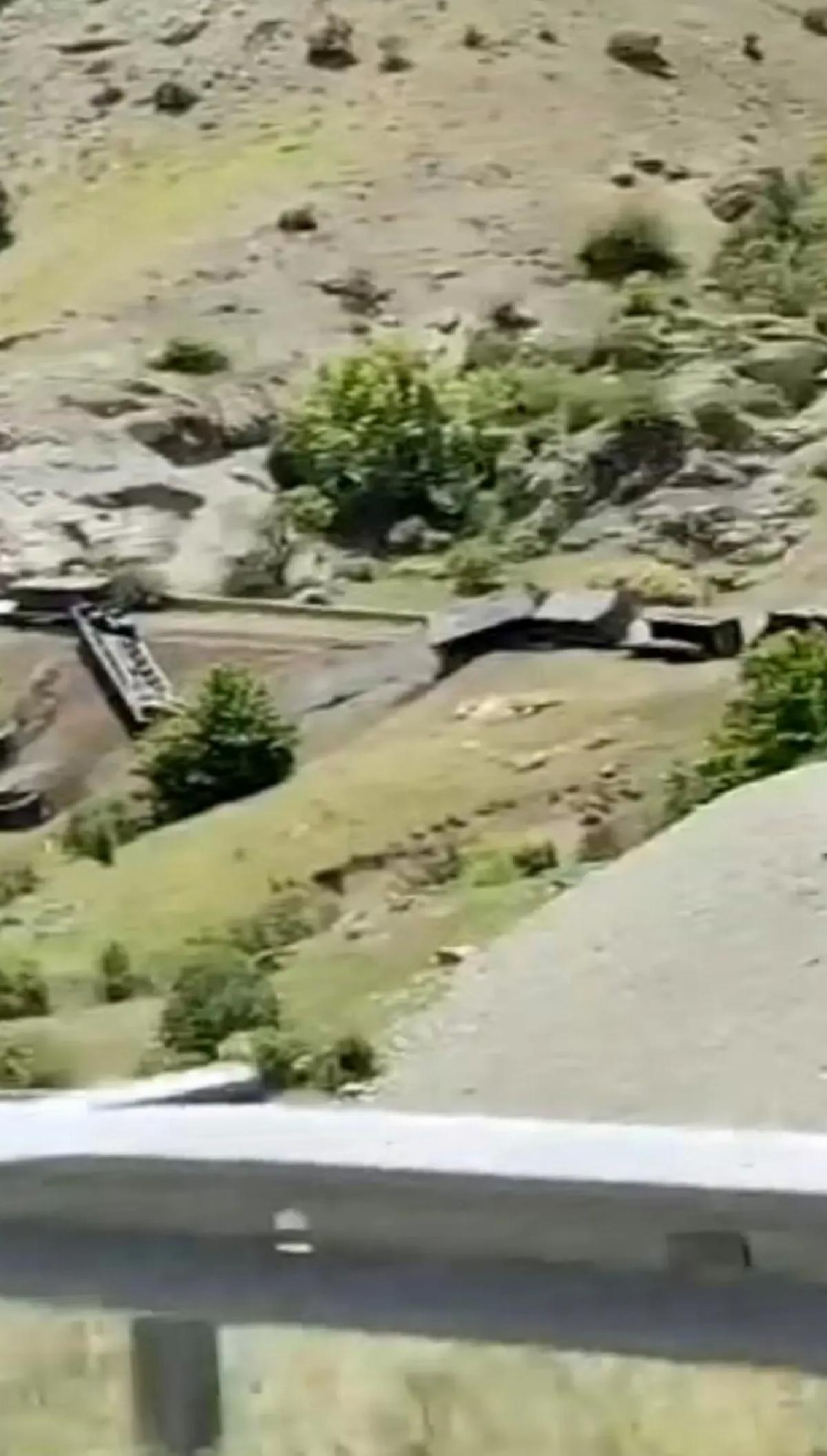 Elazığ’da Yük Treni Devrildi