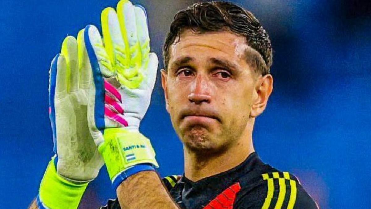 Emiliano Martinez, maçı sonrası gözyaşlarını tutamadı